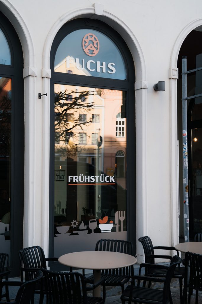 Schaufenster Design Rösterei Fuchs Schwerin durch 53Media