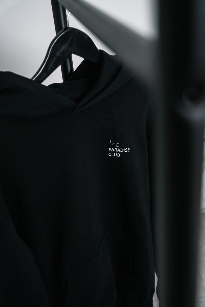 Fotografie von Localhoney Produkten in Schwerin – minimalistische Darstellung von lokalem Merch.